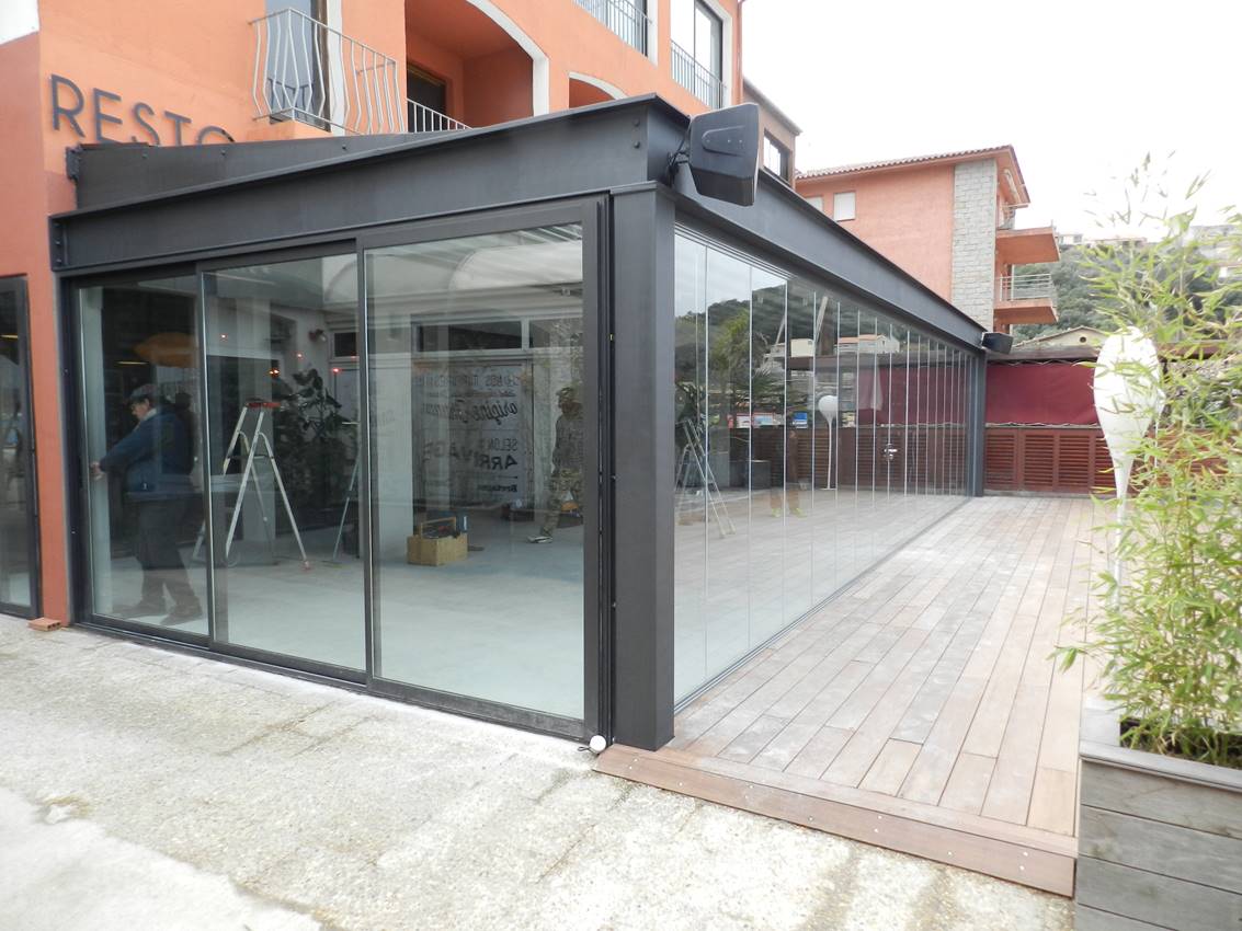 Glass Enclosure In A Restaurant In Sardinia Todocristal En